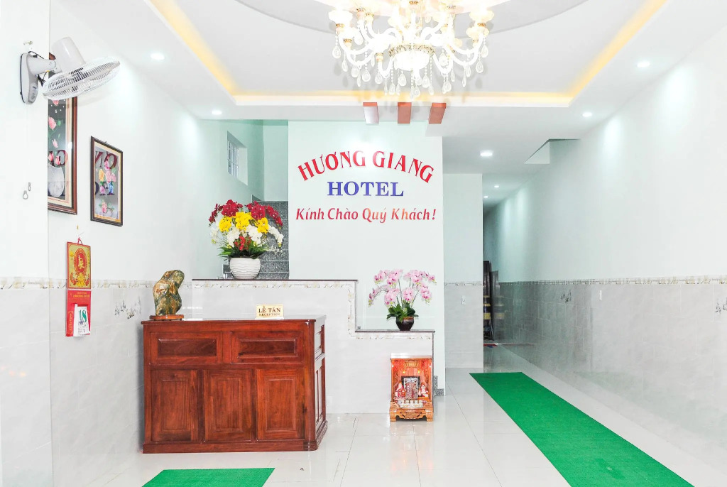 Khach San Huong Giang