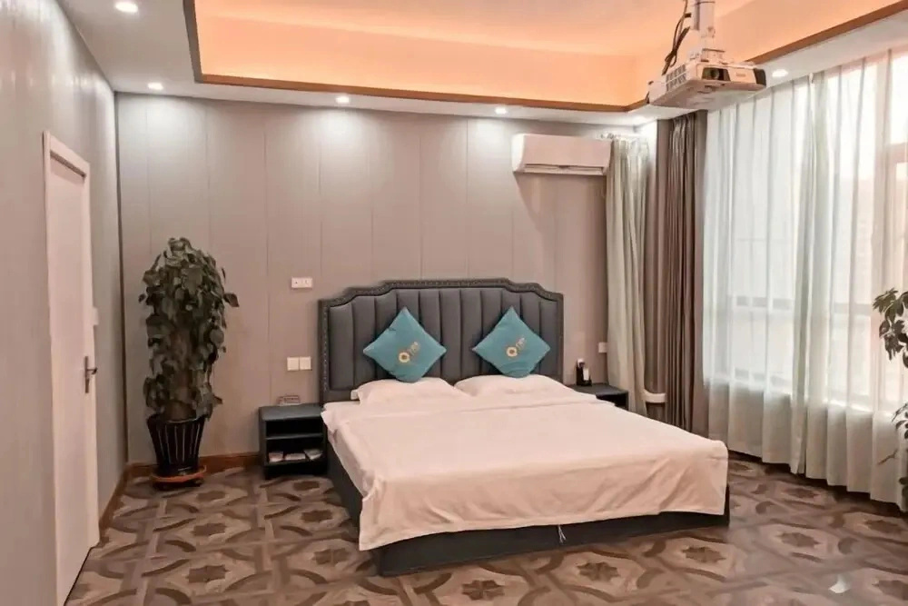 Qianbaihe Hostel