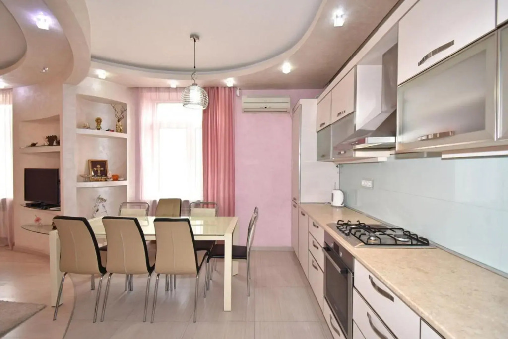 Caskade- Tamanyan Street, 2 bedrooms Beautiful, Renovated apartment KS343