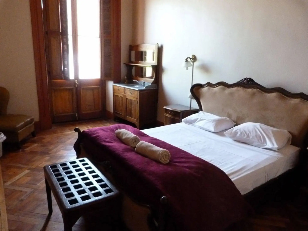 La Casa Roja Hostel