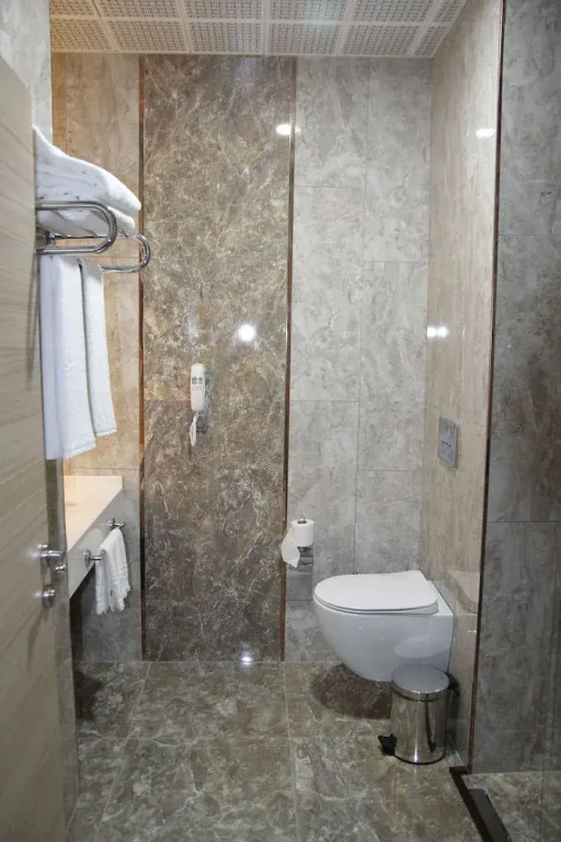 Ereza Otel