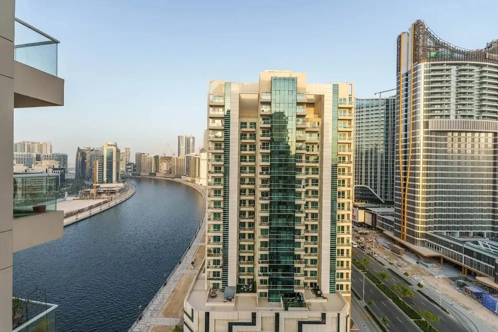 Maison Privee - Superior Apt in Business Bay w/ Dubai Canal Views