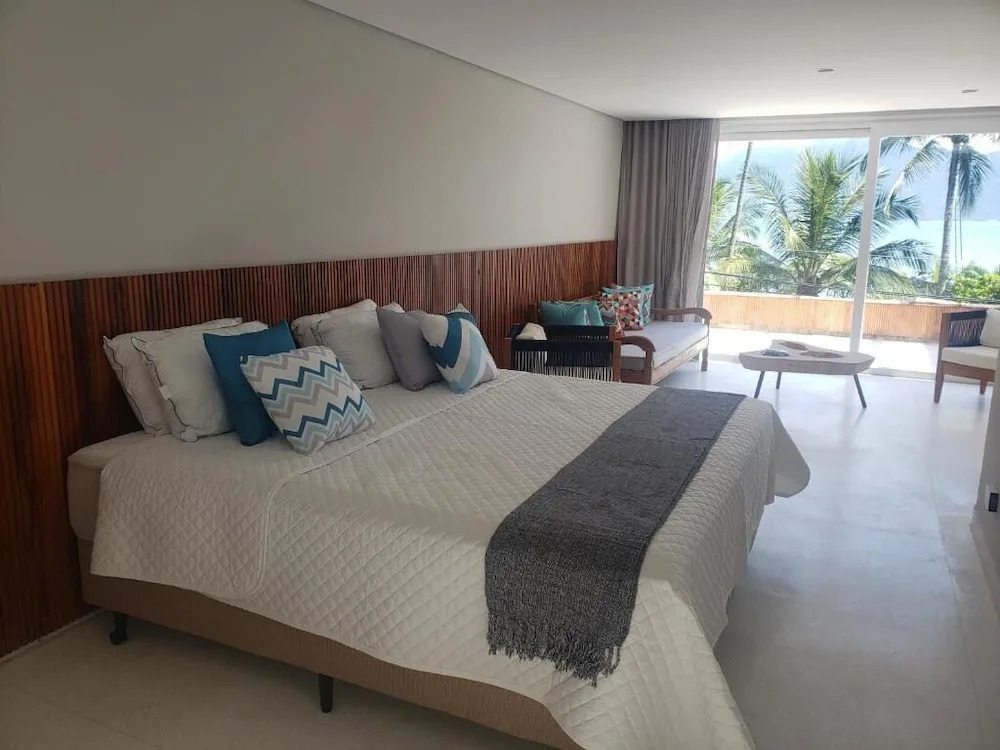 Bahari Suites