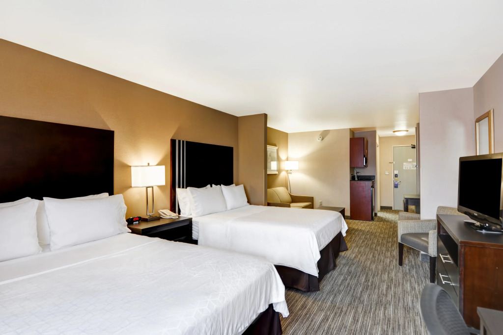 Holiday Inn Express Hotel & Suites Milwaukee-New Berlin by IHG
