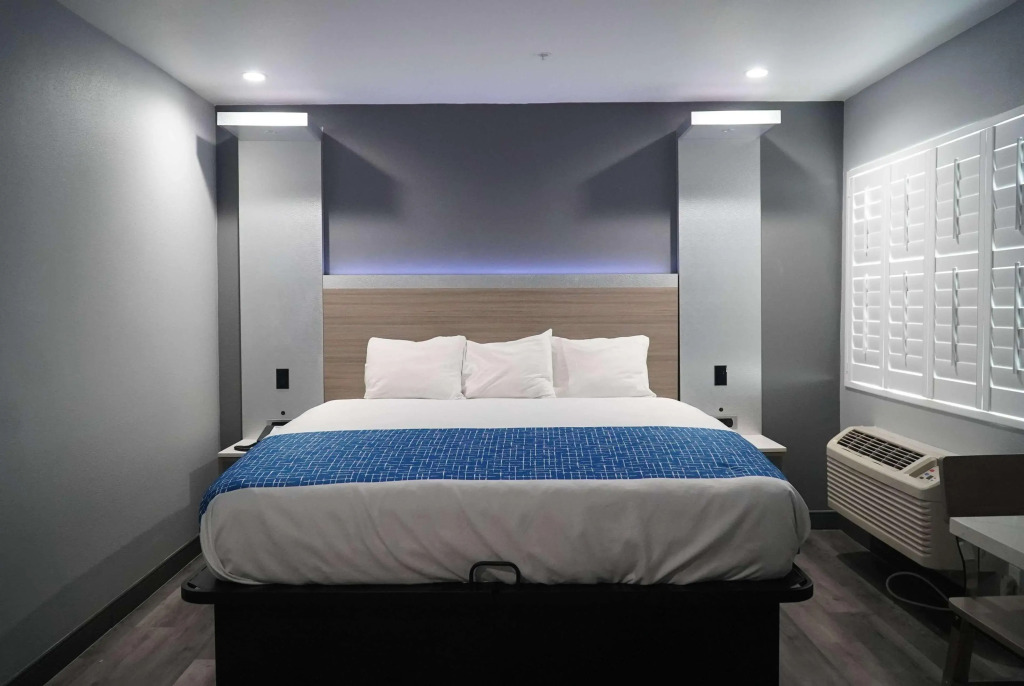 Travelodge by Wyndham Whittier