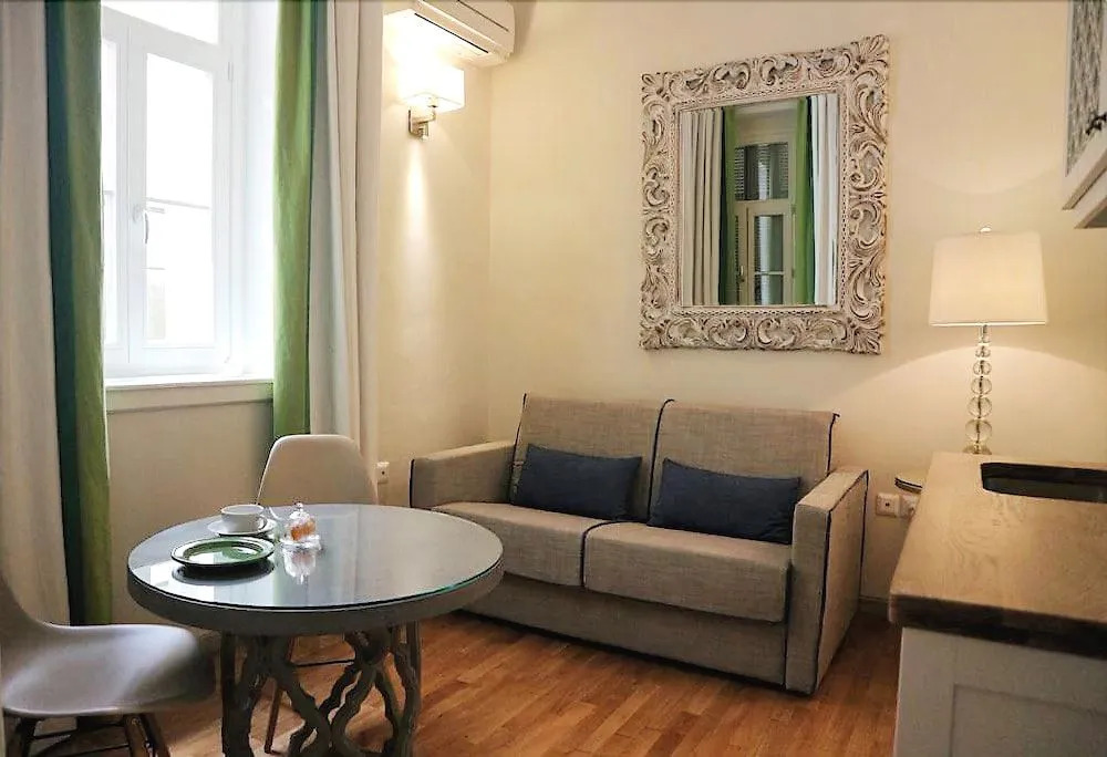 Acropolis TownHouseCo Suites