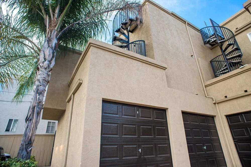 Modern 3br/3ba PB Home w/ Rooftop by Domio