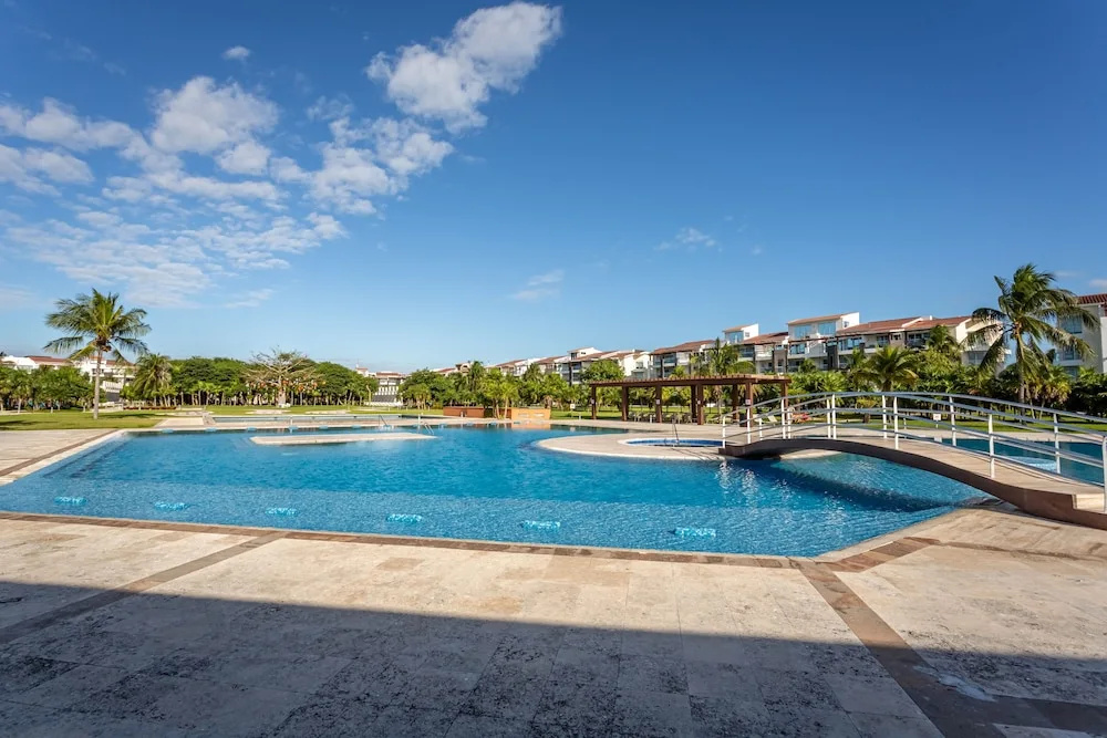 Casa Brisas 2 Bedroom Apts by RedAwning