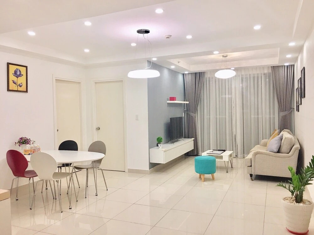 Modern Apartment in Scenic Valley Phu My Hung D7