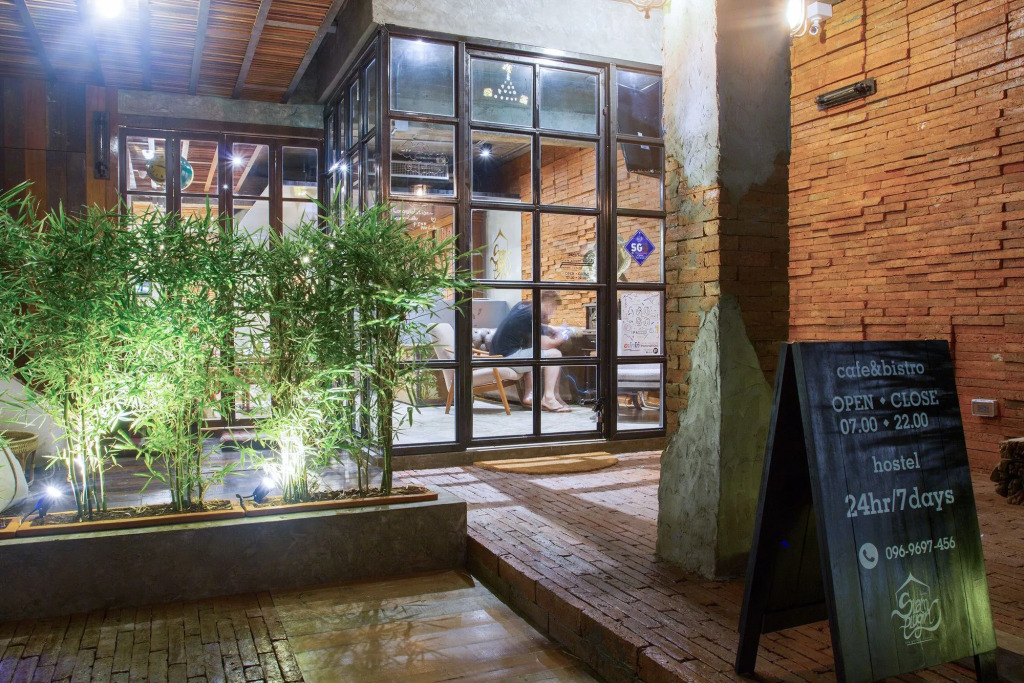 Siam Plug In Hostel