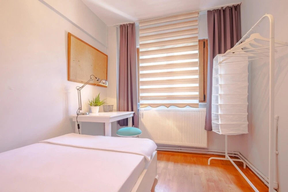 Colorful and Central Flat With Balcony in Kadikoy