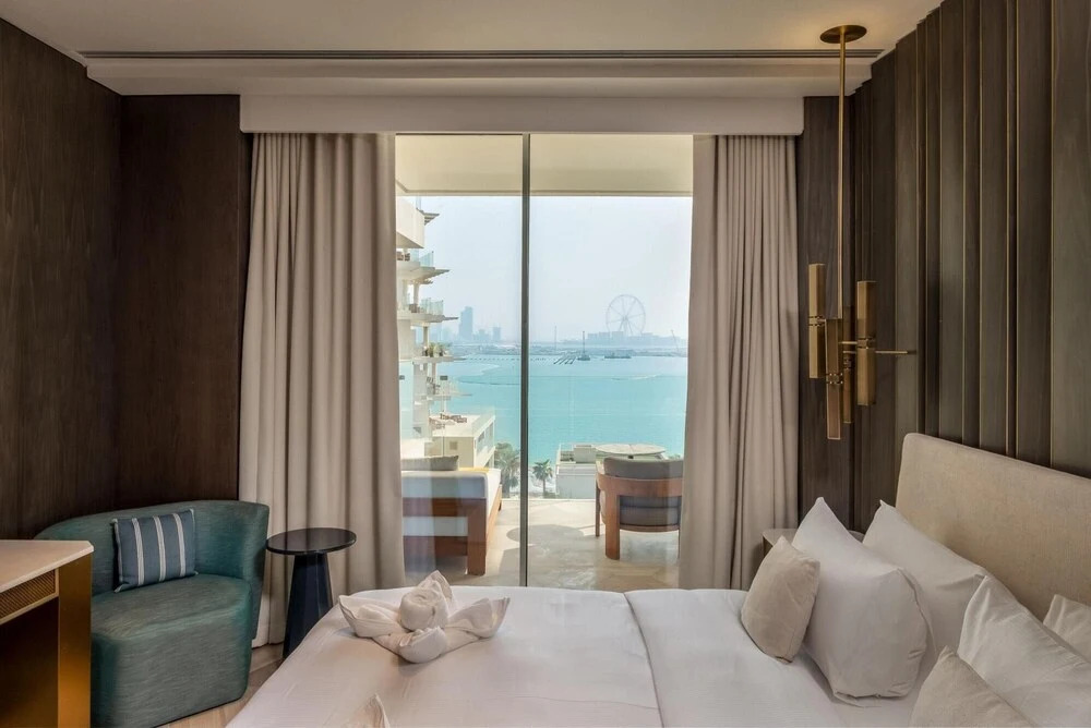 Luxury Apartment w Incredible Views at Five on the Palm
