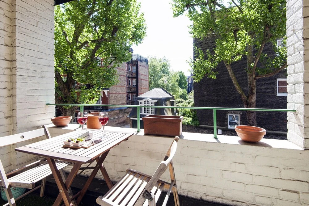 The Wonderful Chelsea Manor Street Apartment - CHK