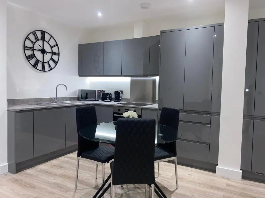 Roomotel - Broadoaks Apartments