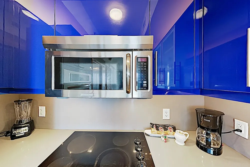 New Listing! Modern Resort W/ Ocean View 1 Bedroom Condo