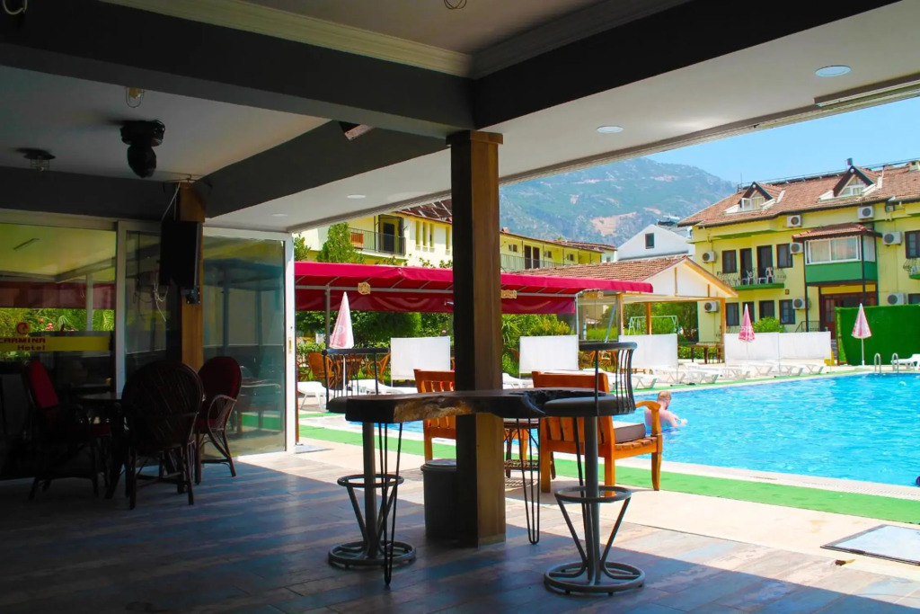 Carmina Hotel
