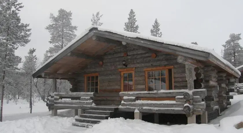 Saariselkä Inn Log Cabins
