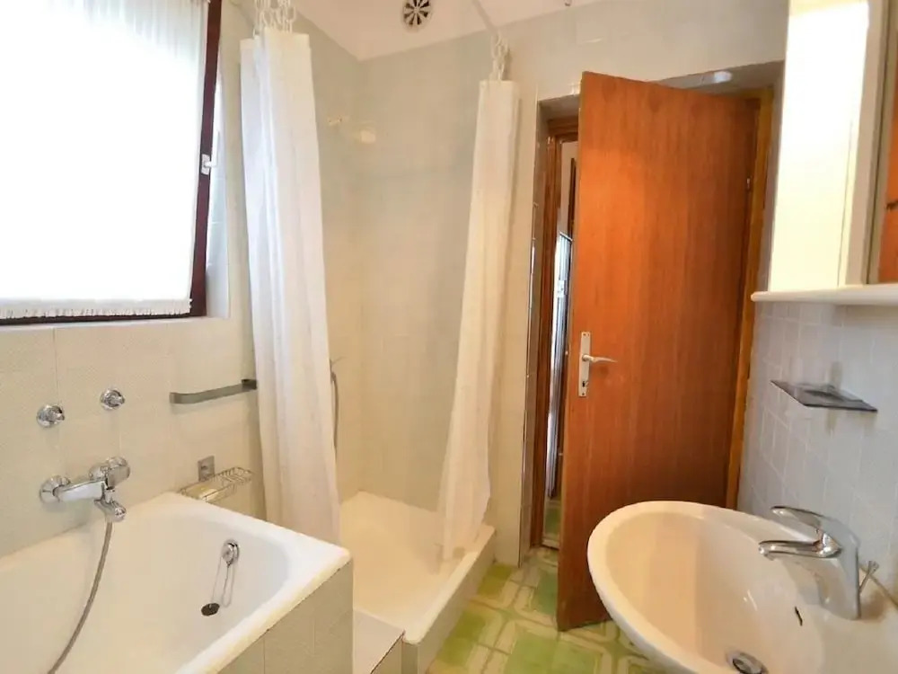 Ruža - Comfortable 2 Bedrooms Apartment - A1