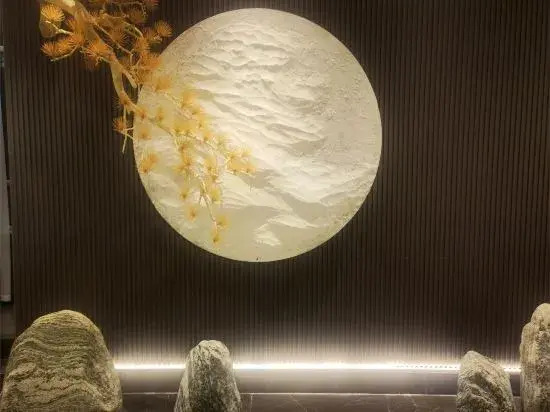 Zhangye Xinshengyue International Hotel (Zhangye West High-speed Railway Station)
