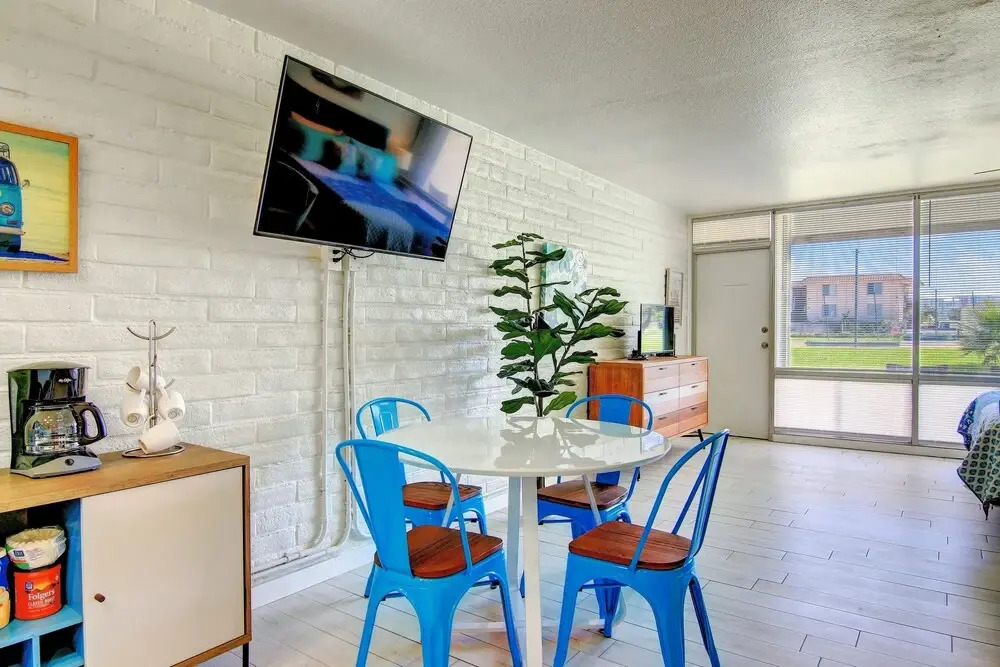Shore Thing Studio Bedroom Condo by Redawning