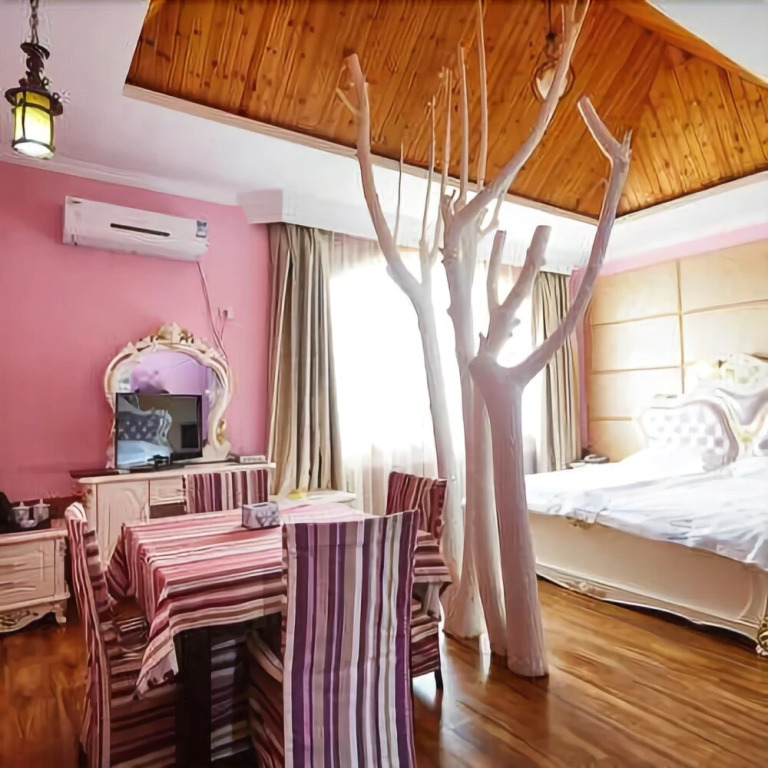 Hai Yue Holiday Hotel
