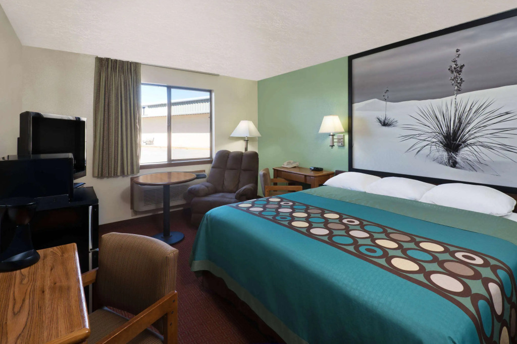 Super 8 by Wyndham Alamogordo - White Sands