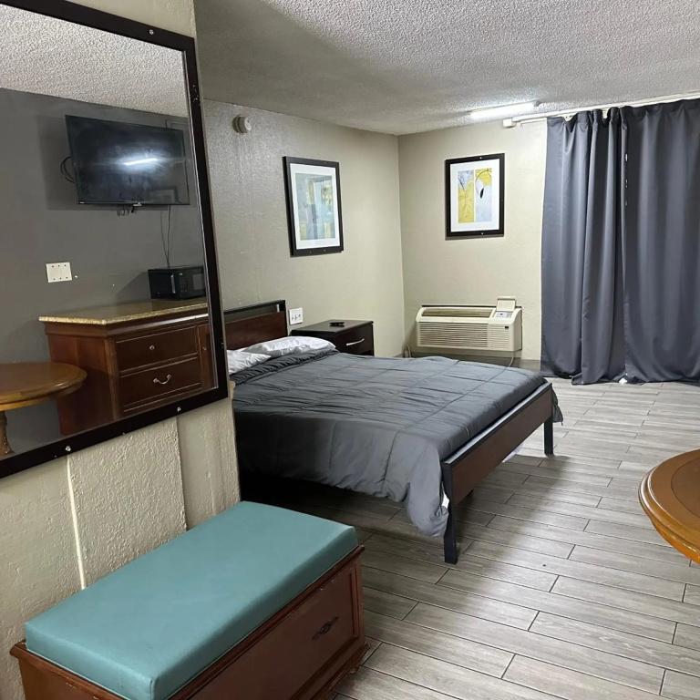 OYO Hotel Greensboro NC Southwest I-85