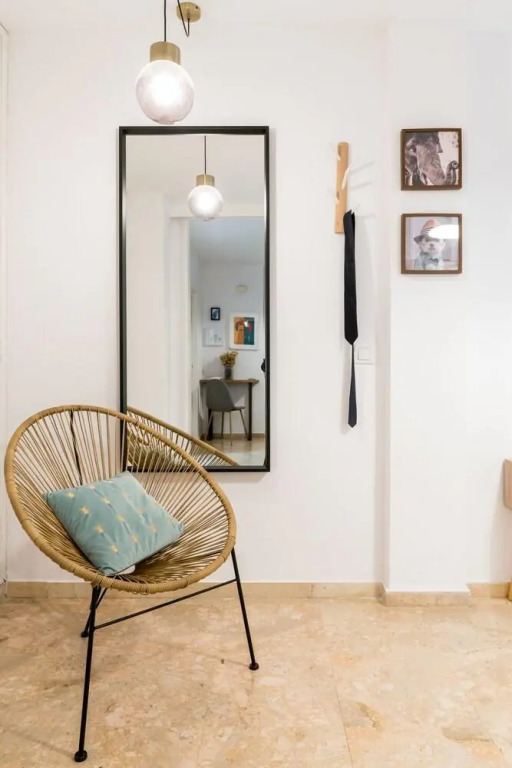Alfalfa Center Apartment