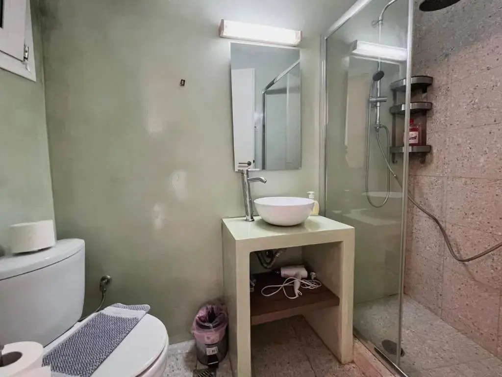 Stathmos Larissis A, a cozy 2BR Apartment, Clo...