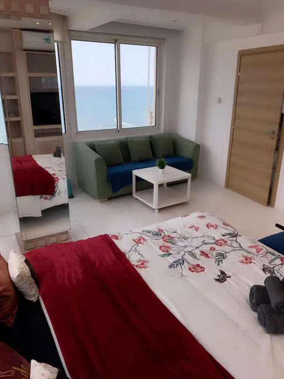 Larnaca Seaview Rooms