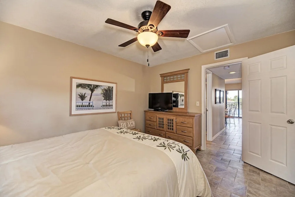 Midnight Cove Ii 134f - Bayside Views! 2 Bedroom Condo