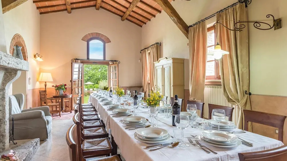 Villa Le Chiarne 22, Emma Villas