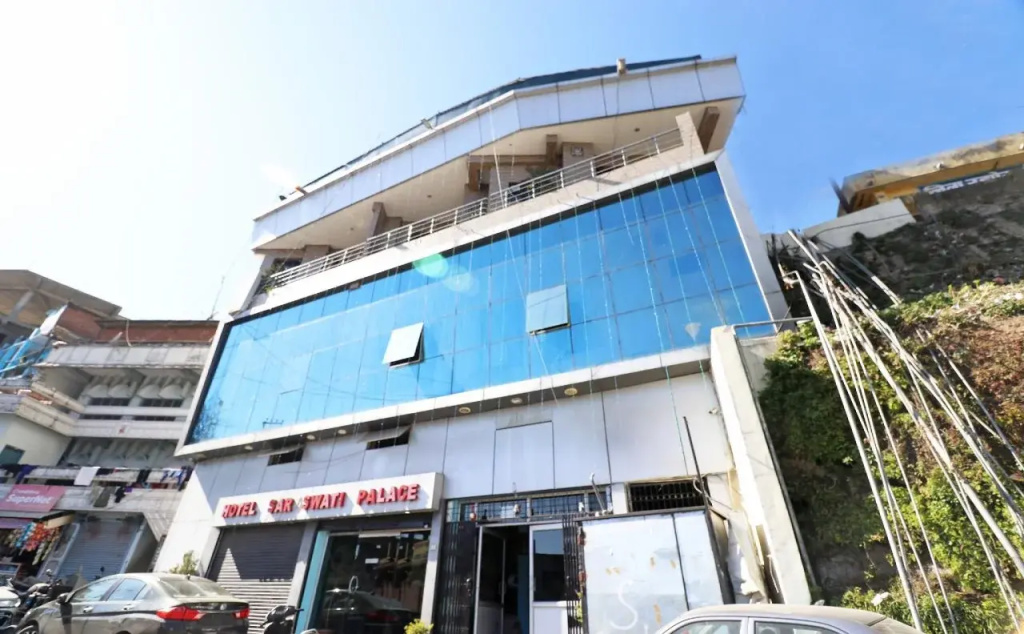 Oyo 19848 Hotel Saraswati Palace