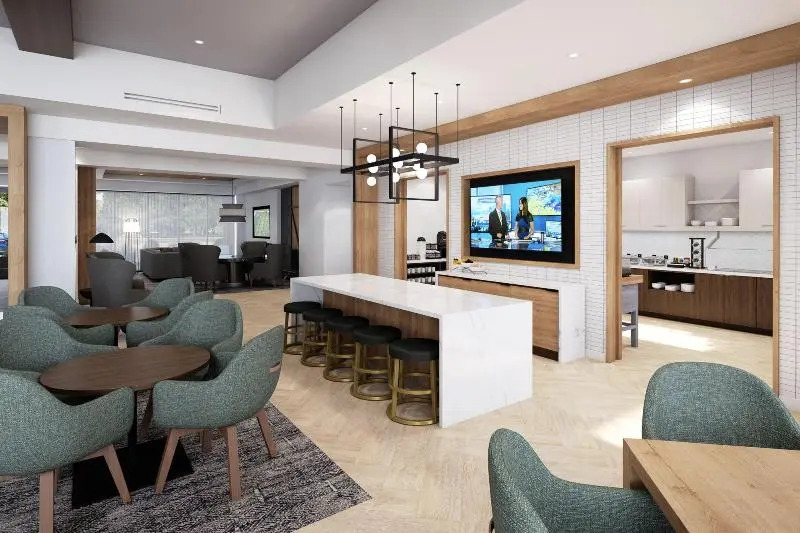 Holiday Inn Express Montreal Airport - St-Laurent by IHG