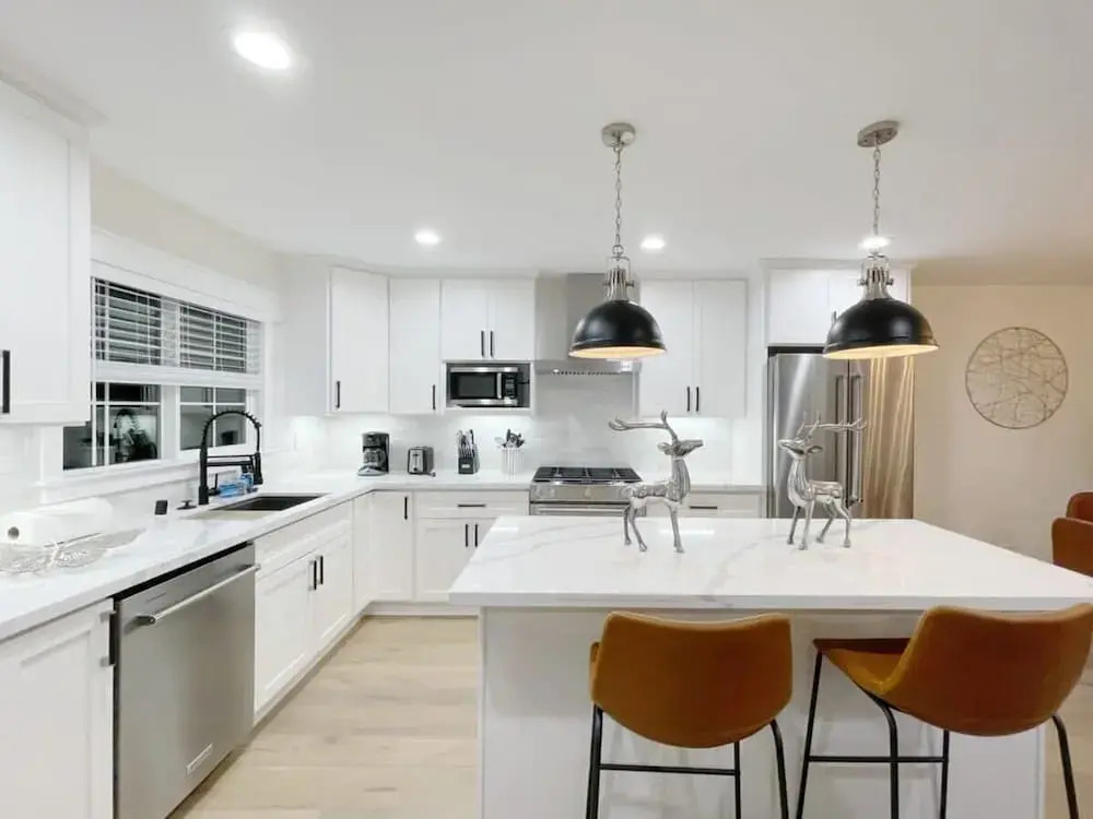 @ Marbella Lane - Contemporary Sophisticated Home