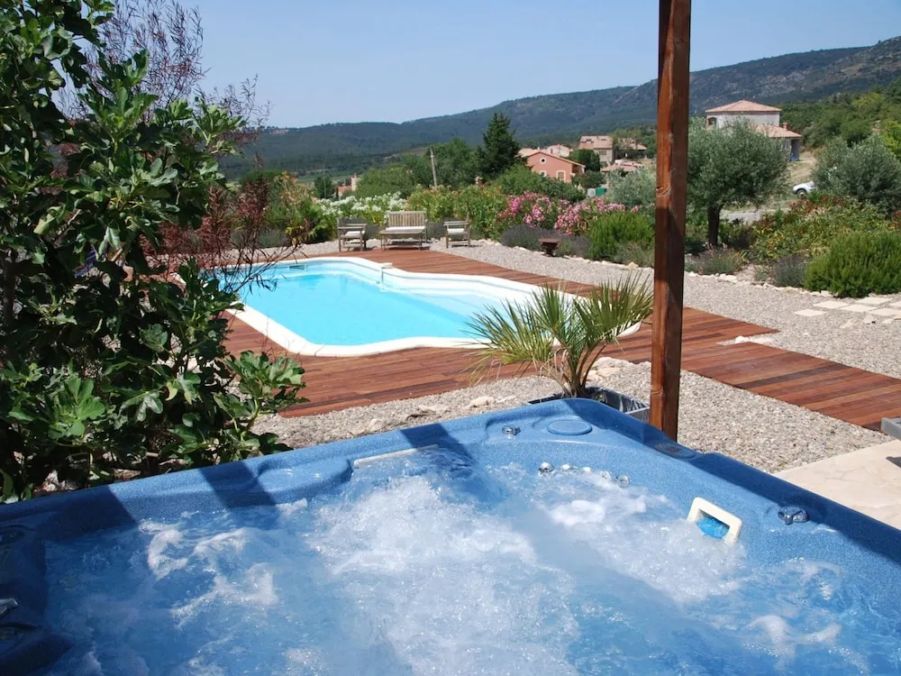 Stylish Family Villa in Felines