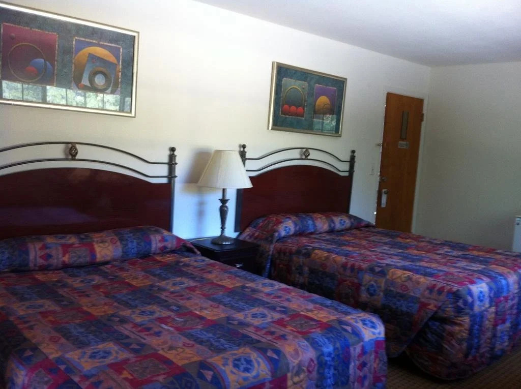 Golden Chain Motel