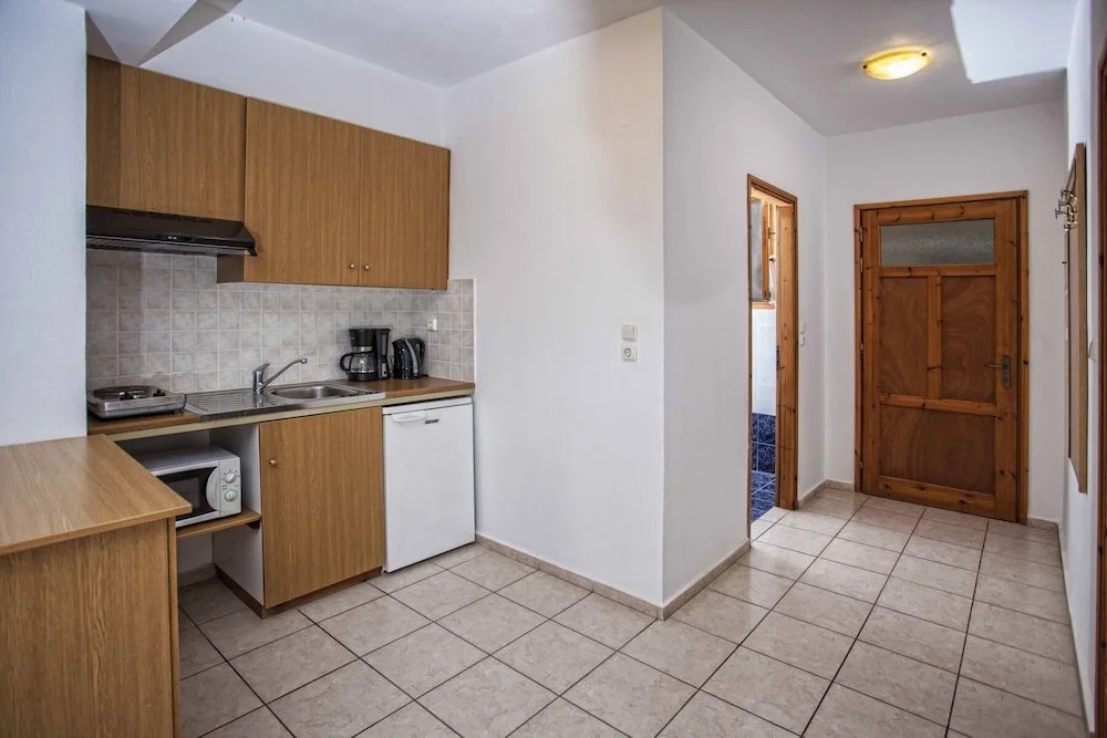 Ilian Beach & Apartments
