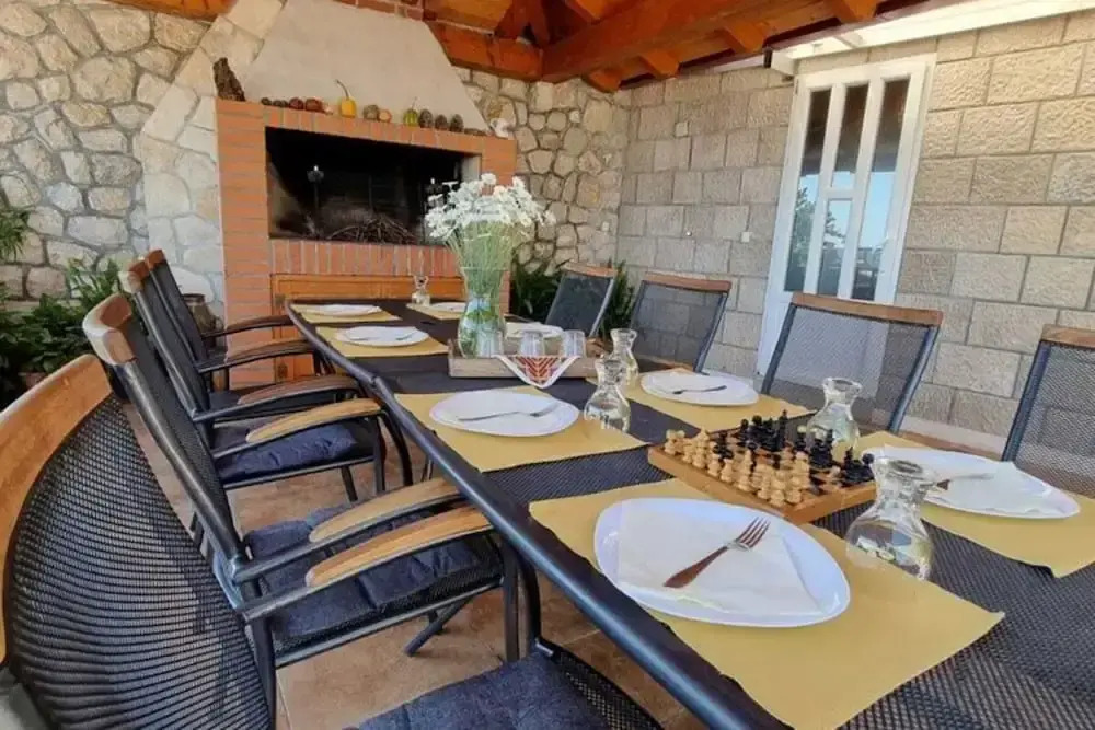 Authentic Villa With Private Pool,hot Tub,covered Terraces,panoramic View, Wi-fi