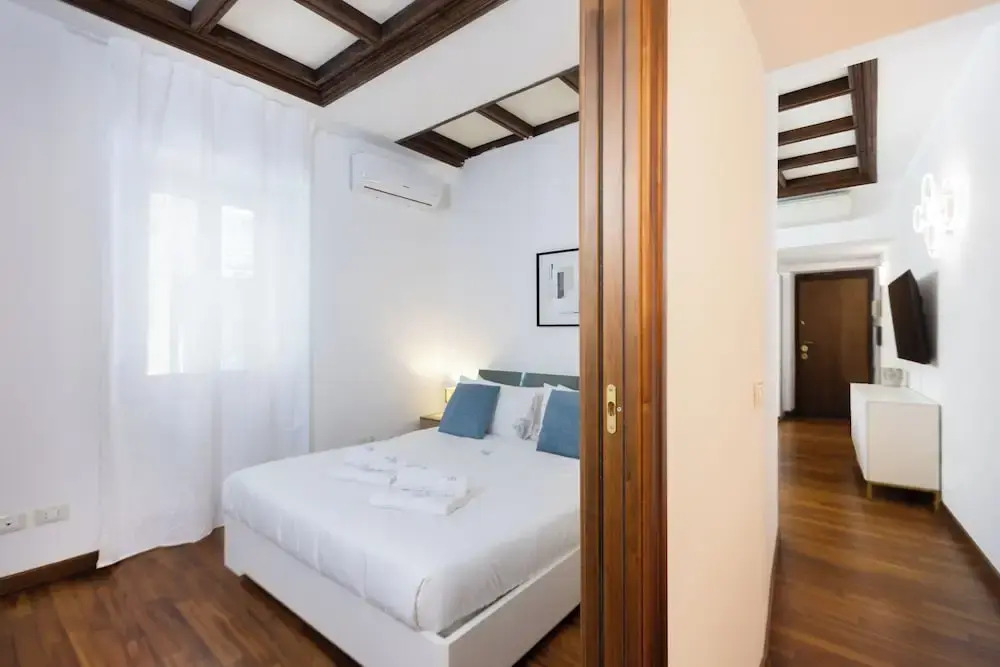 Rental in Rome Vicolo Trevi Apartment