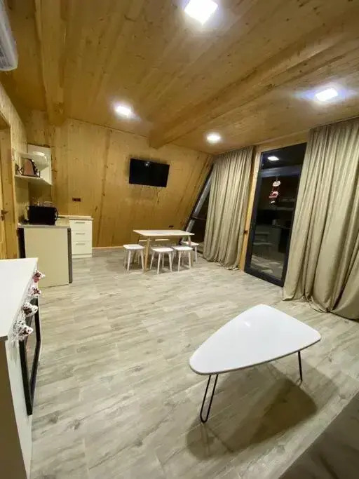 Green Villa Resort White