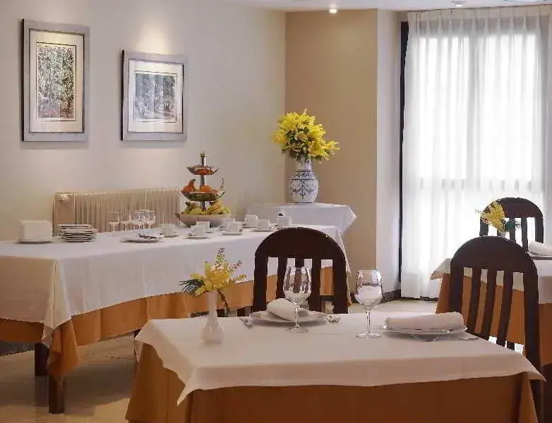 Hotel y Apartamentos Arias
