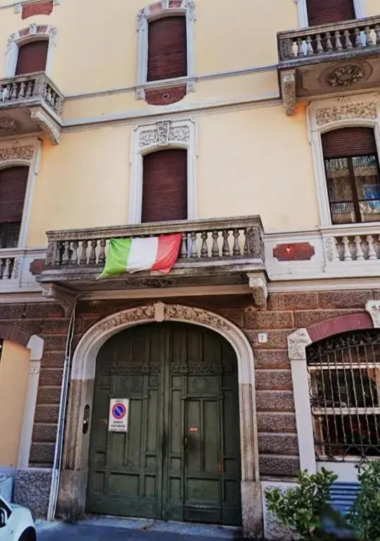 Aury House