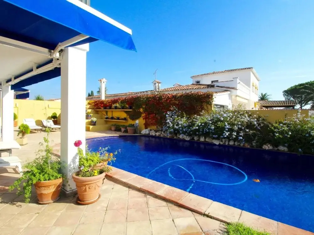 9001 - Villa Peni