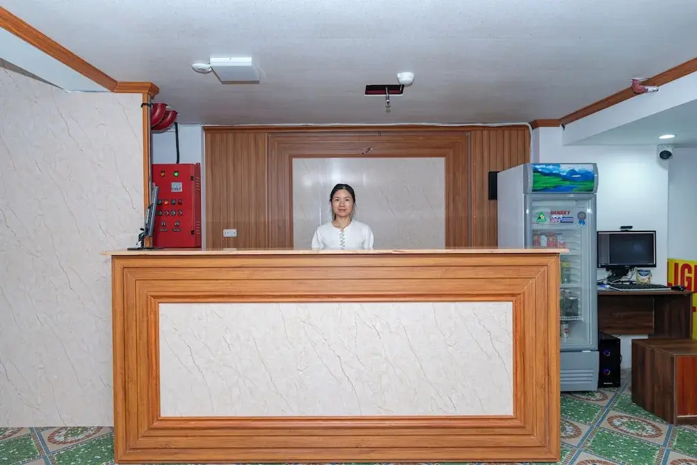 Light Hotel Ha Noi - Near AEON Mall Long Bien