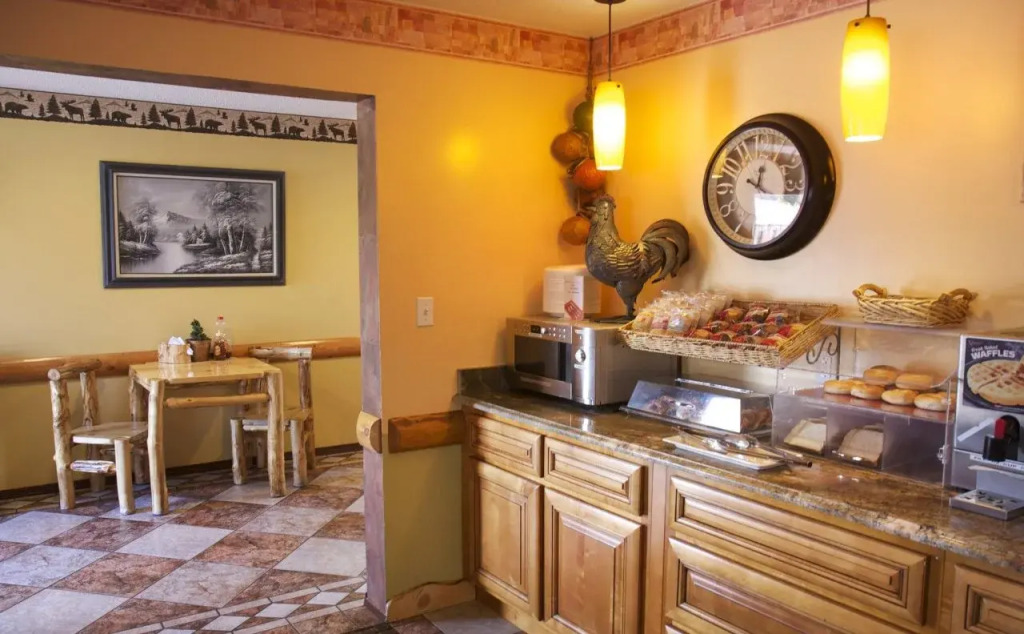 Gateway Inn and Suites