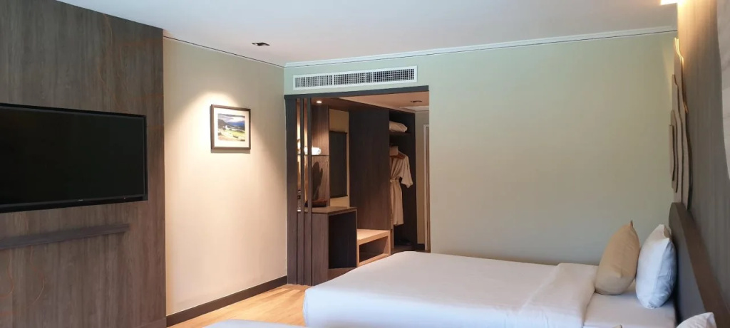 Amora Beach Resort Phuket