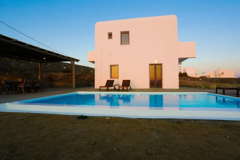 Nikoi Villas