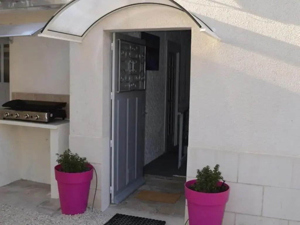 Gîte confortable, animaux acceptés, jardin clos - FR-1-381-47