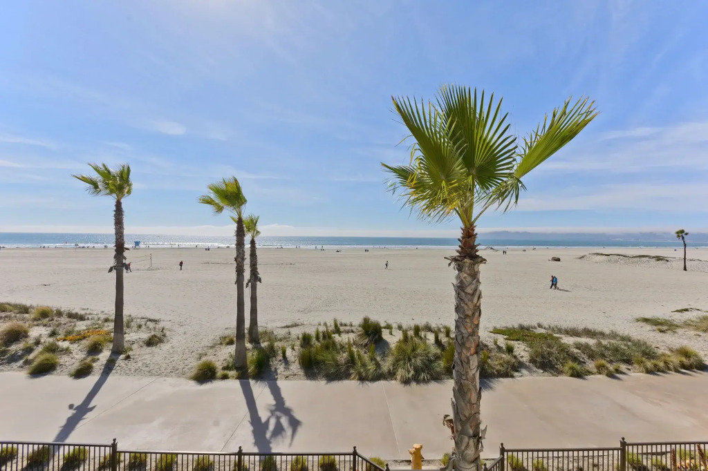 Beach Village at The Del, LXR Hotels & Resorts